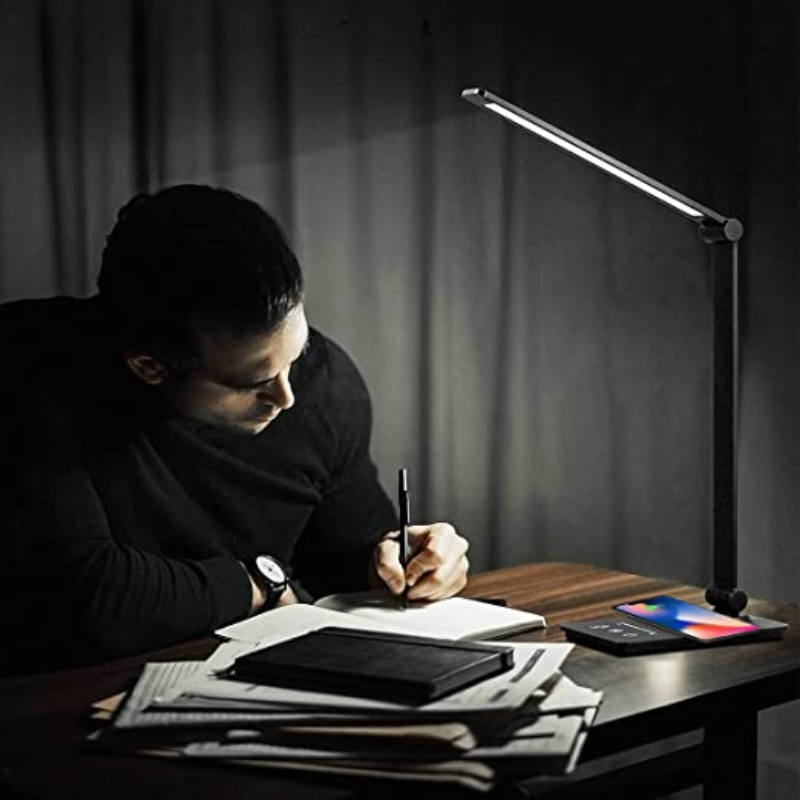 LumiDesk – Lampe LED Bureau avec Chargeur Sans Fil et Commande Tactile