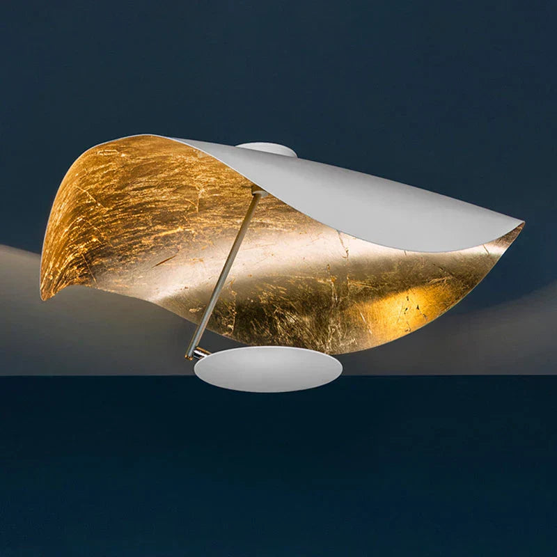 LumeOr – Plafonnier LED Moderne en Finition Dorée